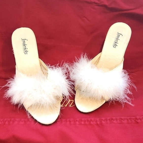 Vintage Frederick's Hollywood Bridal Feather Trim Heels - Picture 1 of 5